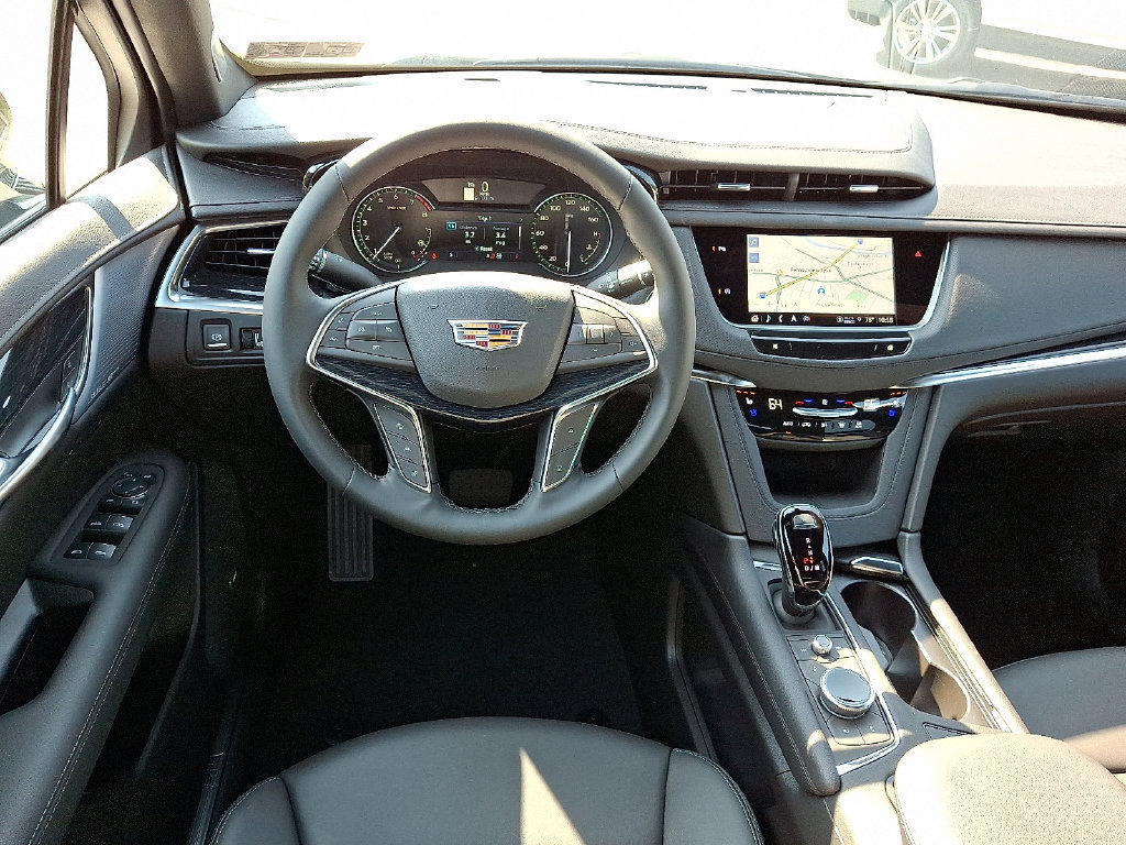 New 2025 Cadillac XT5 Premium Luxury AWD/4WD image 7