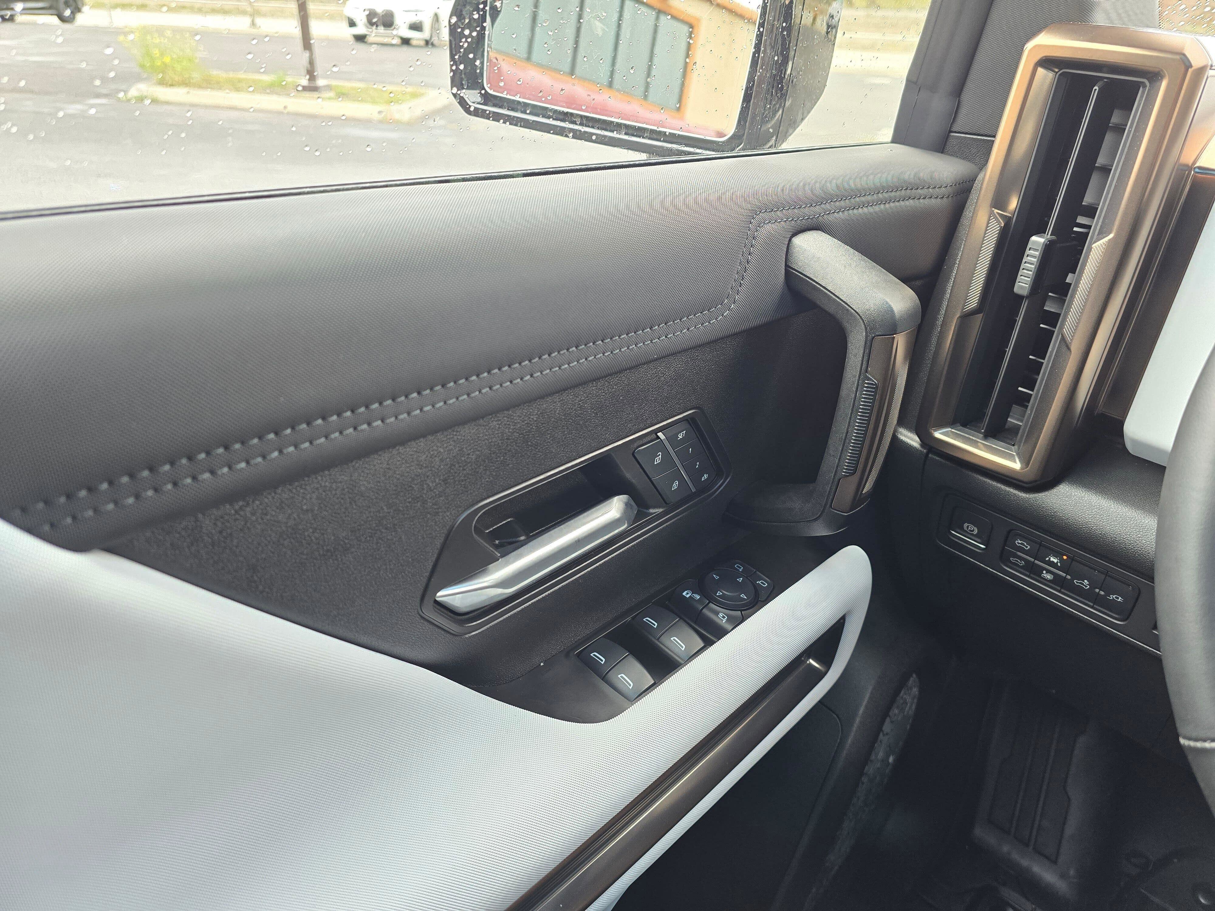 Used 2024 GMC Hummer EV 2X w/ Extreme Off-Road Package image 28