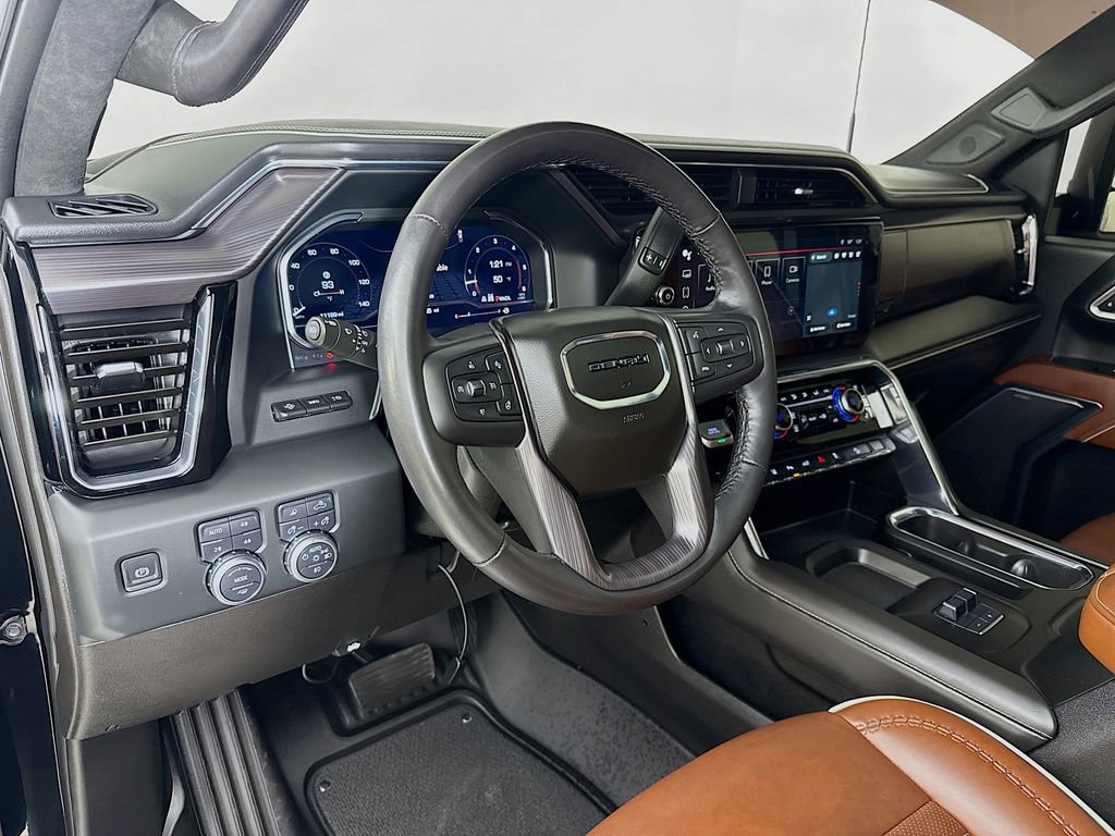 Used 2024 GMC Sierra 2500 Denali Ultimate image 10