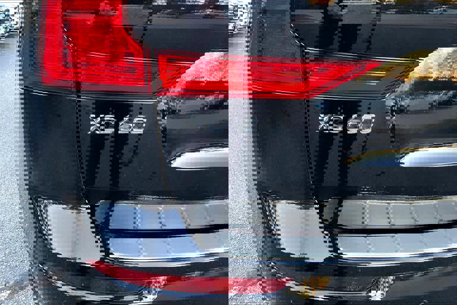 Certified 2024 Volvo XC60 B5 Plus w/ Protection Package Premier image 31