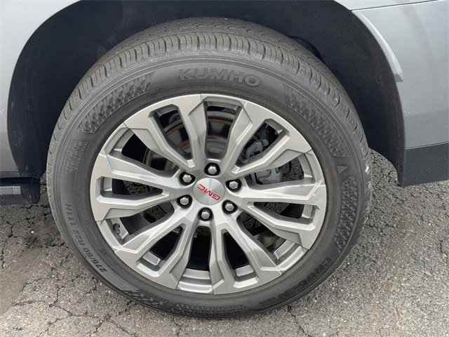 Used 2021 GMC Yukon XL Denali w/ Denali Premium Package image 11