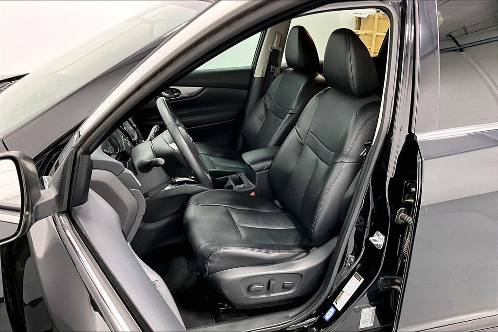 Used 2016 Nissan Rogue SL w/ SL Premium Package FWD image 33