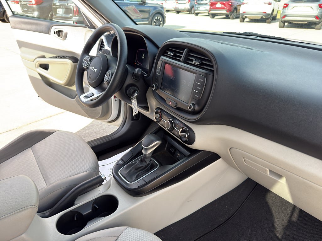 Used 2024 Kia Soul LX w/ Option Group 015 FWD image 26