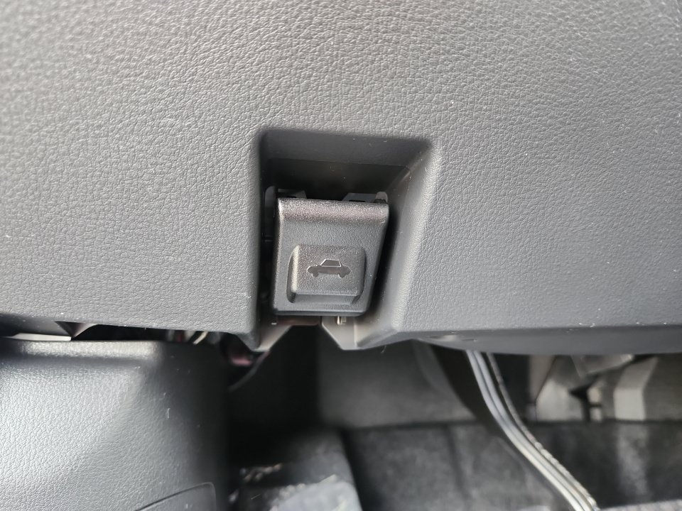 New 2025 MAZDA CX-70 Plug-In Hybrid w/ Premium Plus AWD/4WD image 16