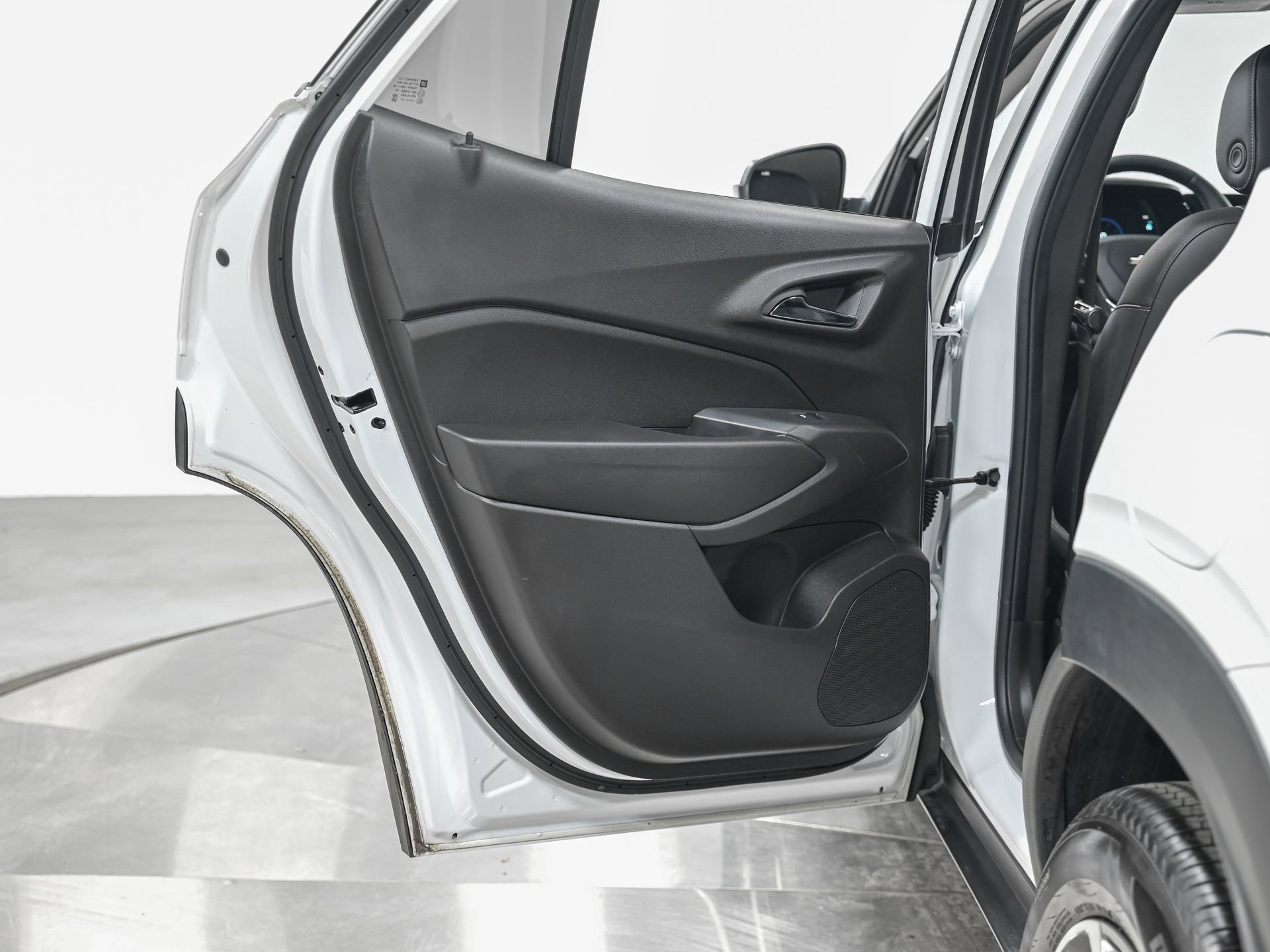 Used 2025 Chevrolet Trax LT w/ Driver Confidence Package FWD image 25