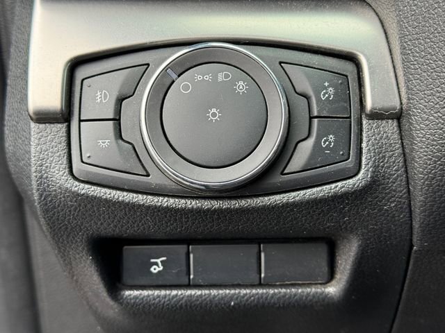 Used 2018 Ford Explorer XLT w/ Equipment Group 202A AWD/4WD image 21