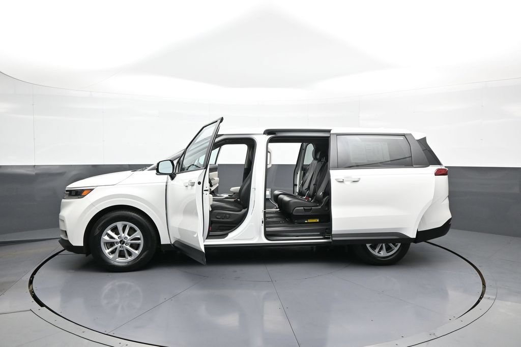 Certified 2024 Kia Carnival LX FWD image 42