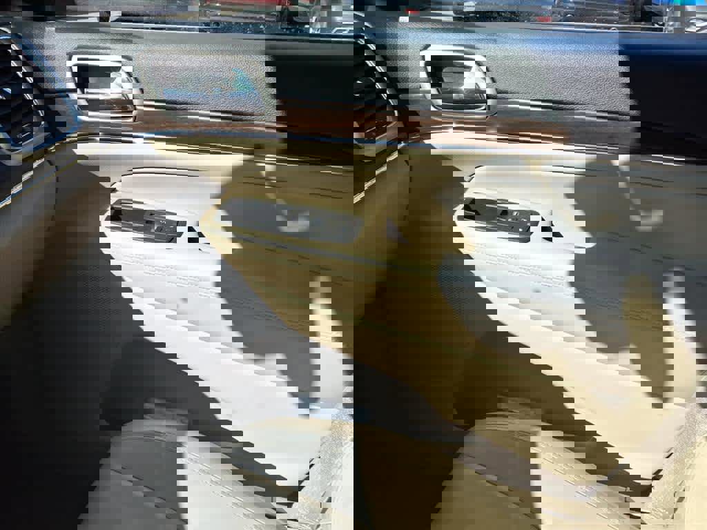 Used 2016 Jeep Grand Cherokee Limited image 20