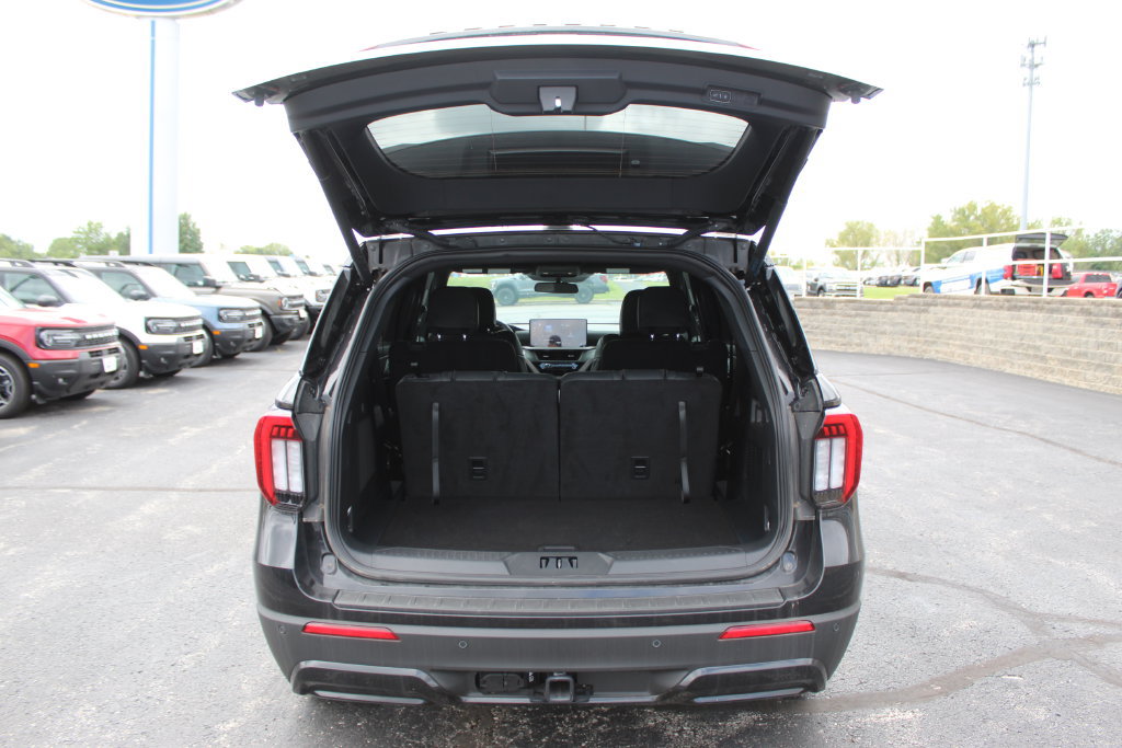 New 2026 Ford Explorer ST-Line AWD/4WD image 16