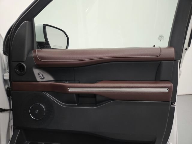 Used 2024 Ford Expedition Limited AWD/4WD image 39