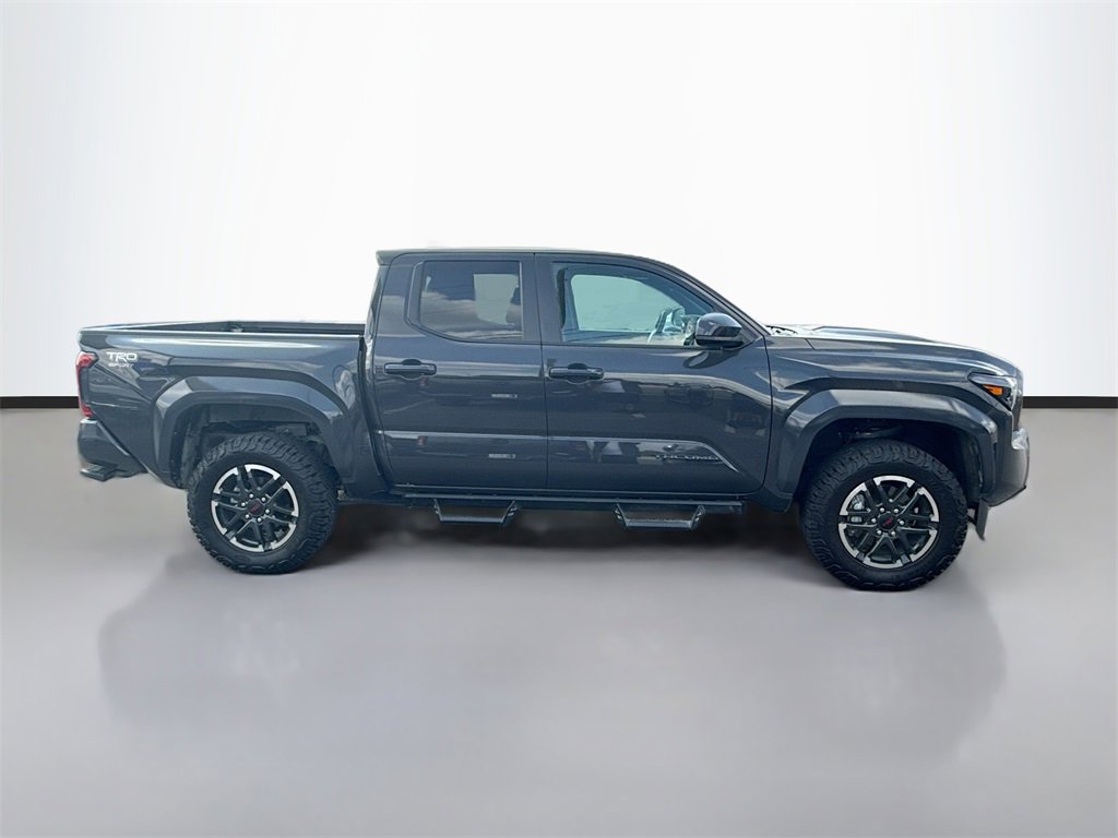 Used 2025 Toyota Tacoma SR5 image 4