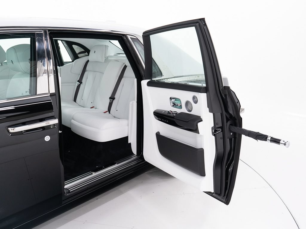 Certified 2026 Rolls-Royce Phantom Sedan w/ Leather Finishing Pack RWD image 30