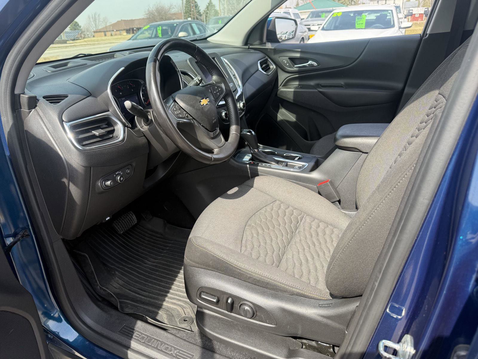 Used 2020 Chevrolet Equinox LT FWD image 12