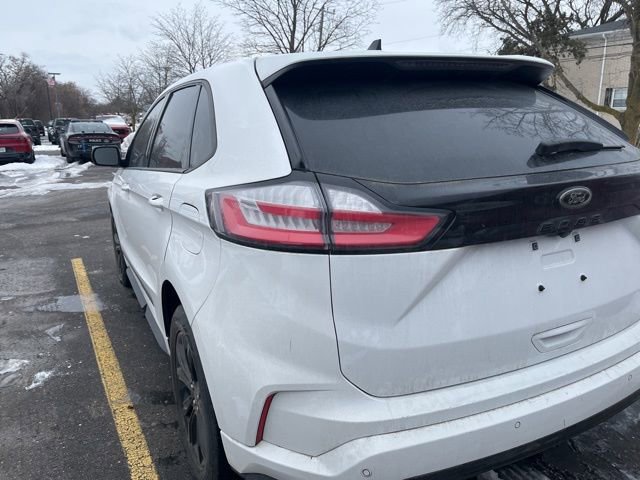 Used 2023 Ford Edge SE w/ Black Appearance Package image 7