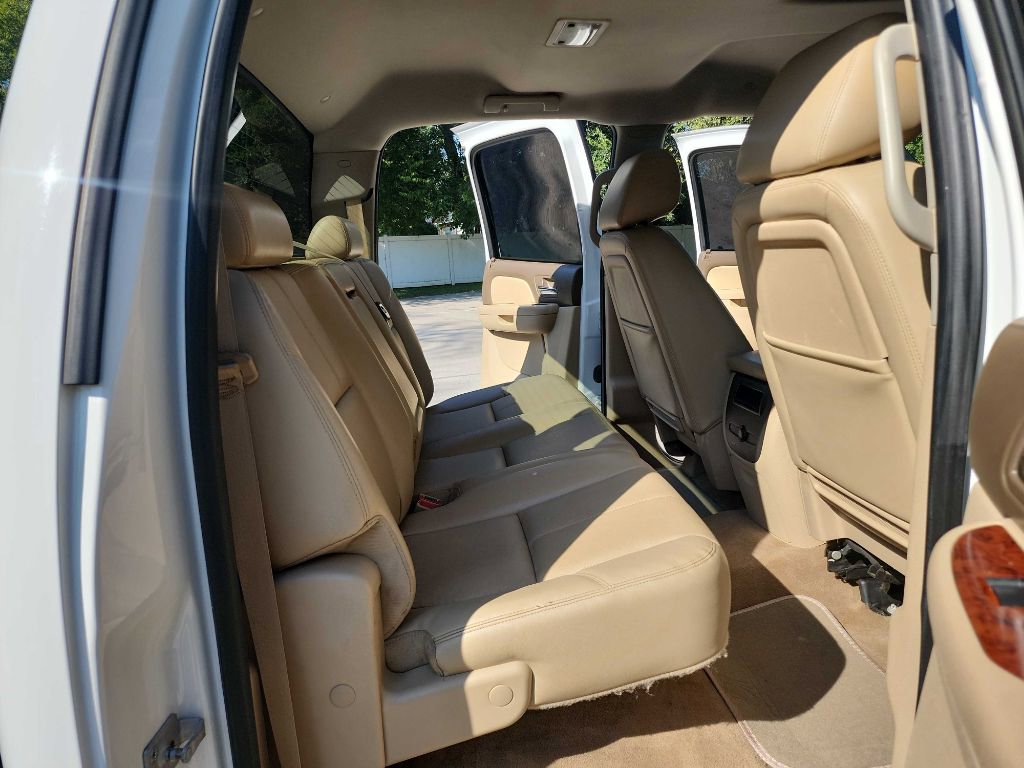 Used 2014 Chevrolet Silverado 3500 LTZ w/ LTZ Plus Package AWD/4WD image 38