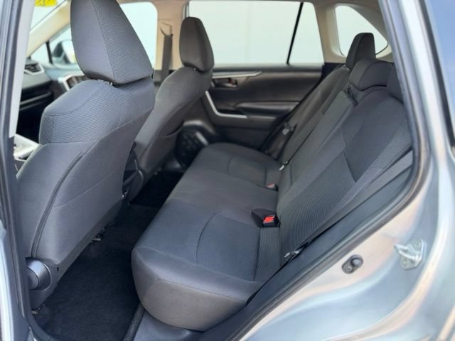 Used 2019 Toyota RAV4 LE w/ All Weather Liner Package AWD/4WD image 20
