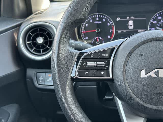 Used 2023 Kia Forte LXS w/ LXS Technology Package FWD image 8
