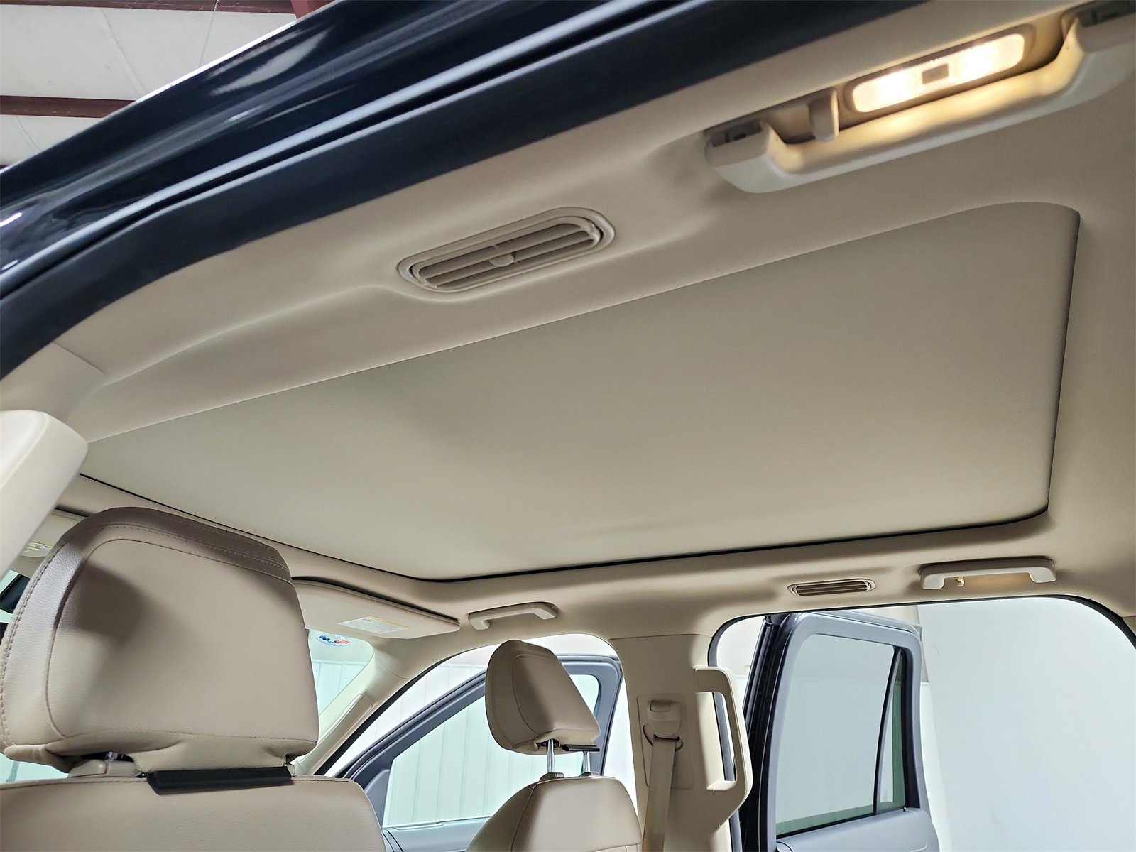 Used 2024 Ford Expedition Limited image 22