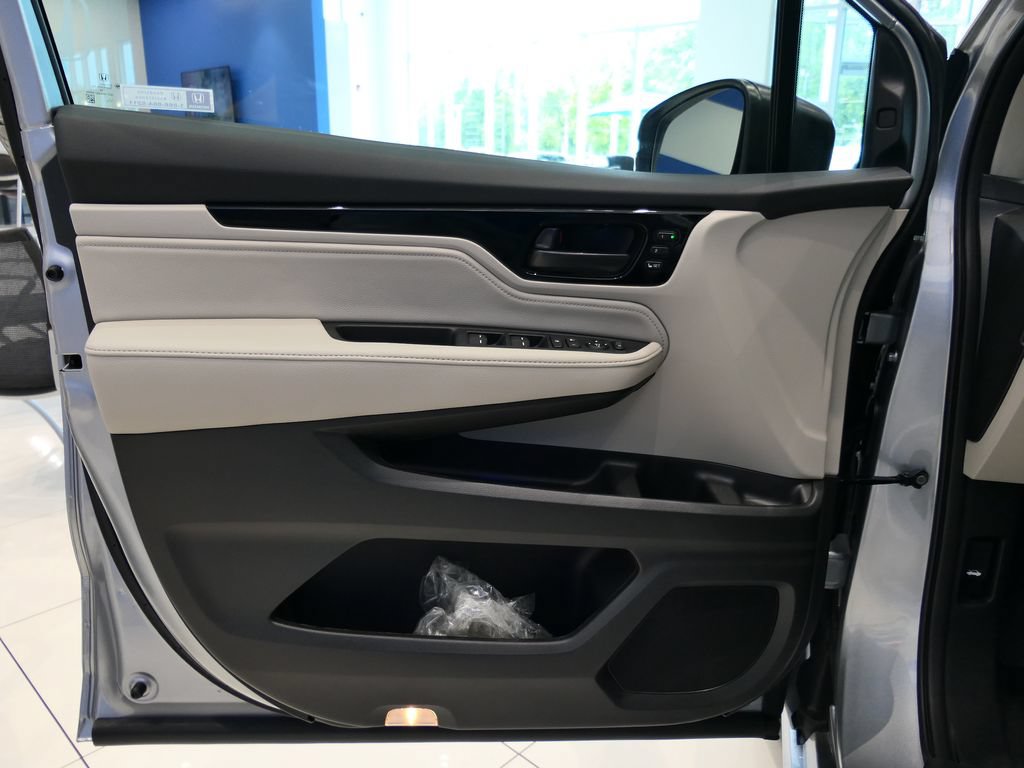 New 2027 Honda Odyssey Touring image 13