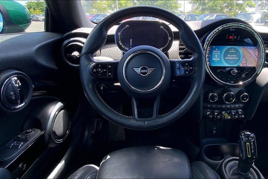 Used 2022 MINI Cooper SE FWD image 5