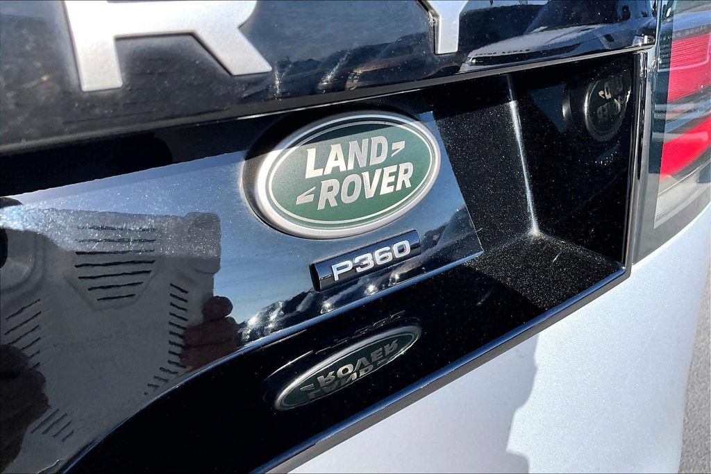 Certified 2023 Land Rover Discovery Metropolitan Edition AWD/4WD image 22