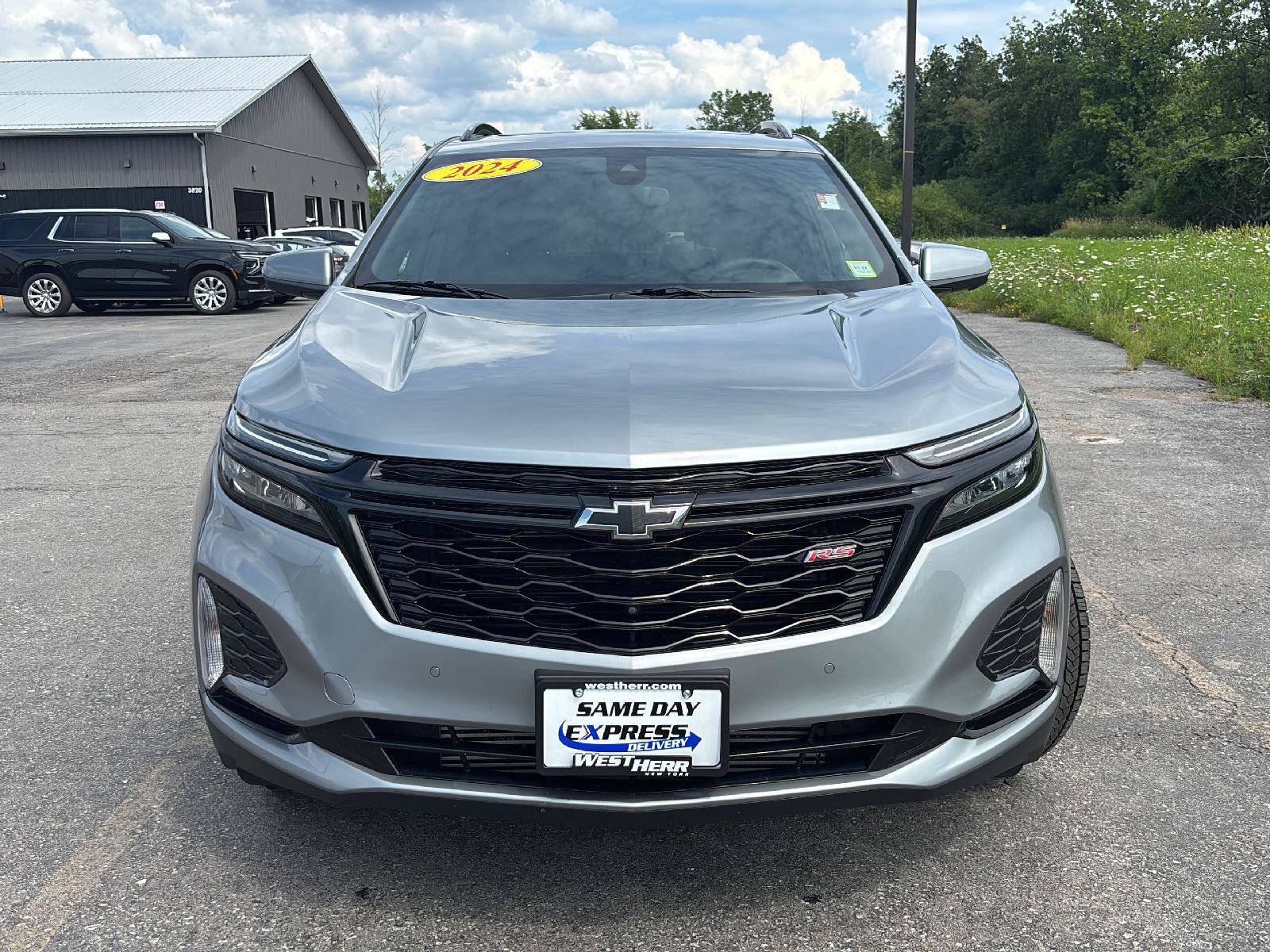 Used 2024 Chevrolet Equinox RS w/ RS Leather Package AWD/4WD image 2