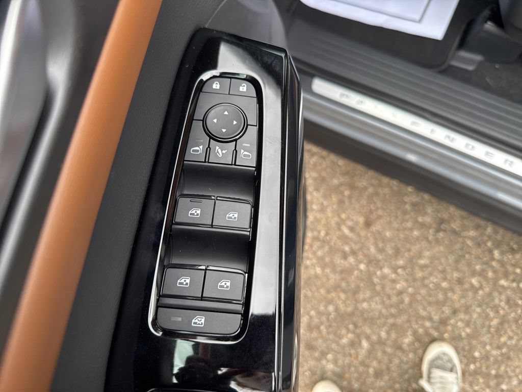 New 2026 Nissan Pathfinder Platinum AWD/4WD image 15