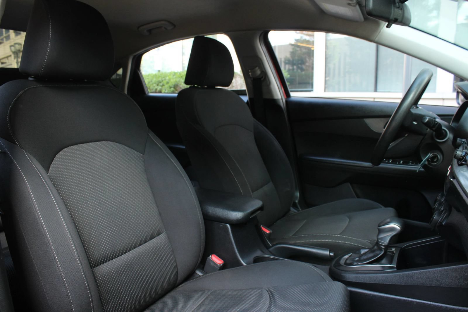 Used 2020 Kia Forte LXS FWD image 28