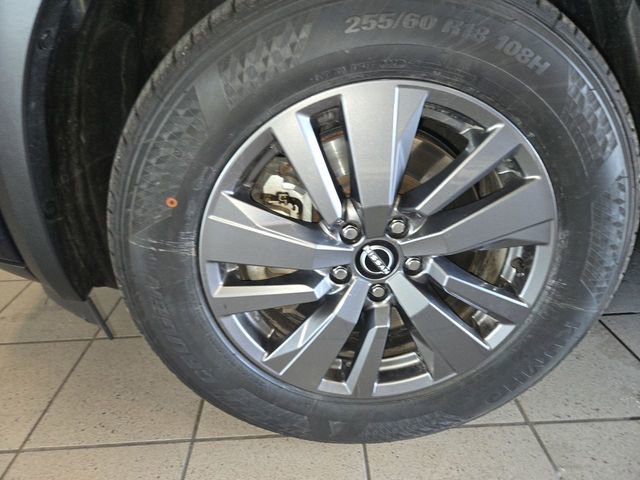 Used 2025 Nissan Pathfinder SV FWD image 10