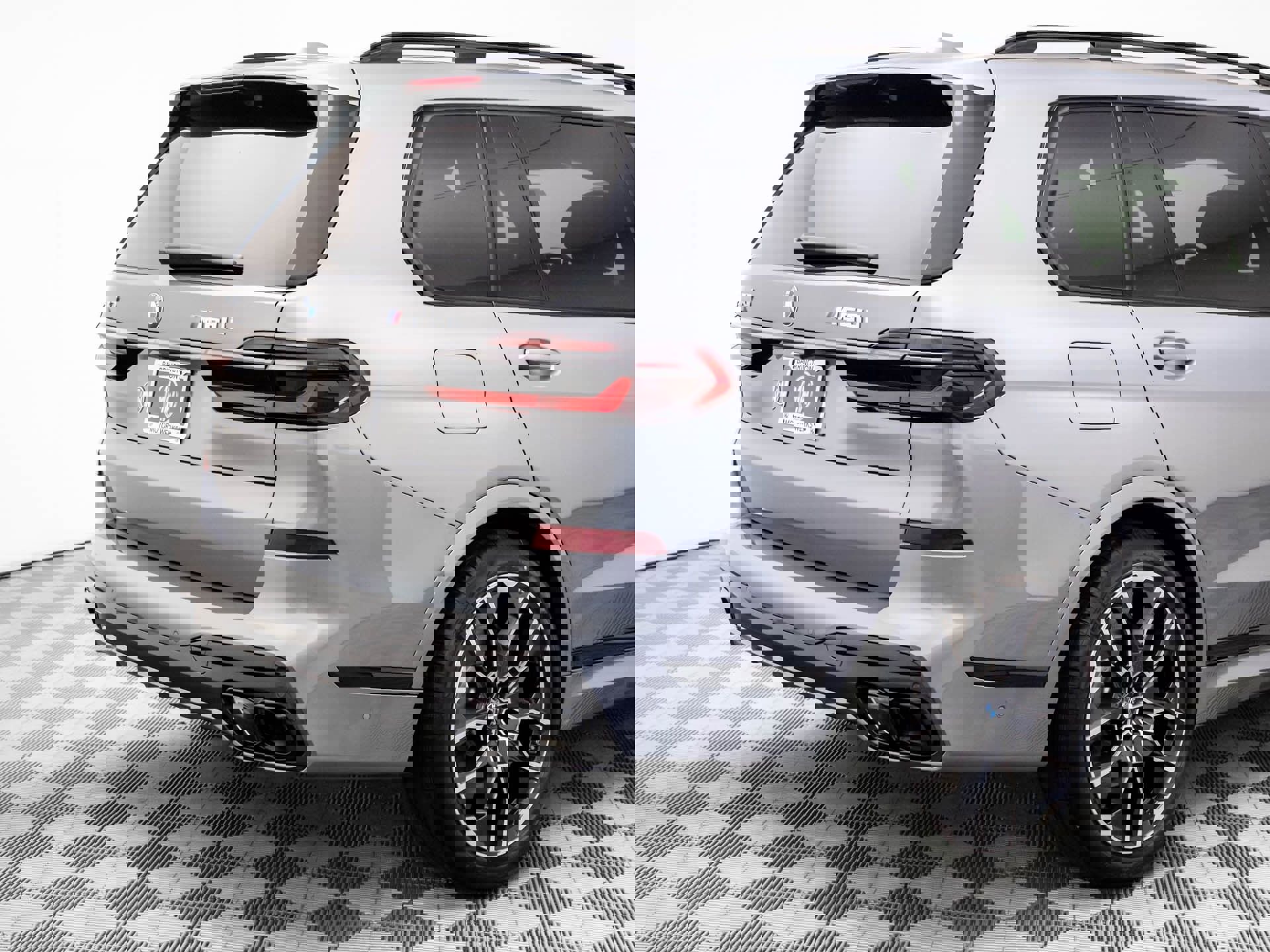 New 2026 BMW X7 M60i image 37