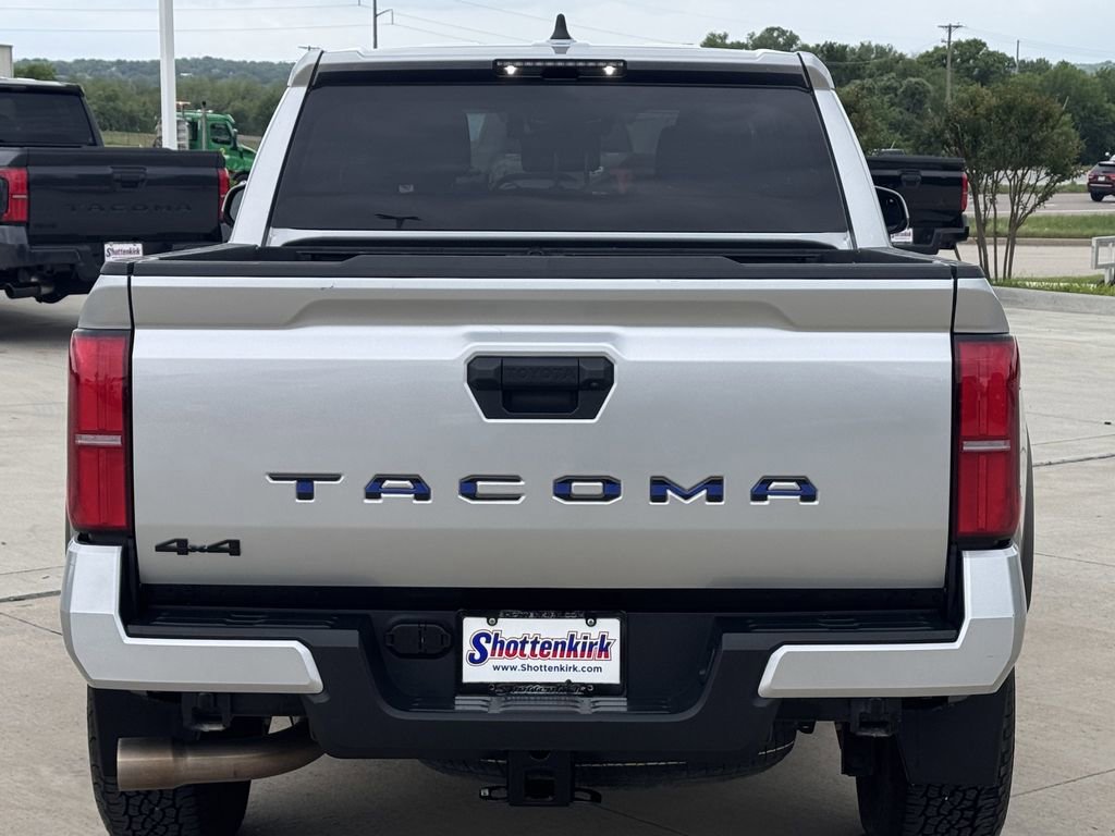 Used 2024 Toyota Tacoma TRD Off-Road AWD/4WD image 5