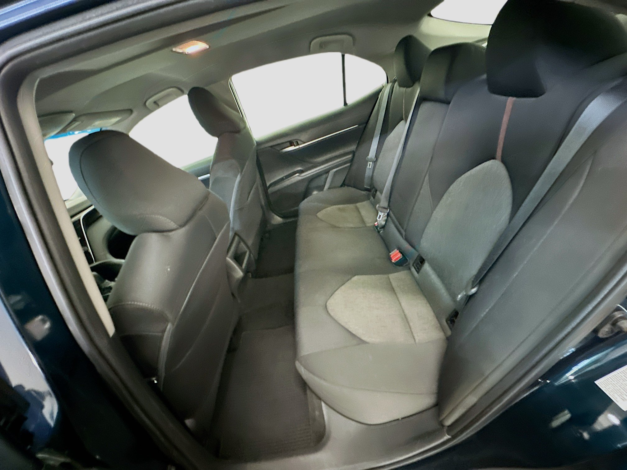 Used 2018 Toyota Camry LE FWD image 28
