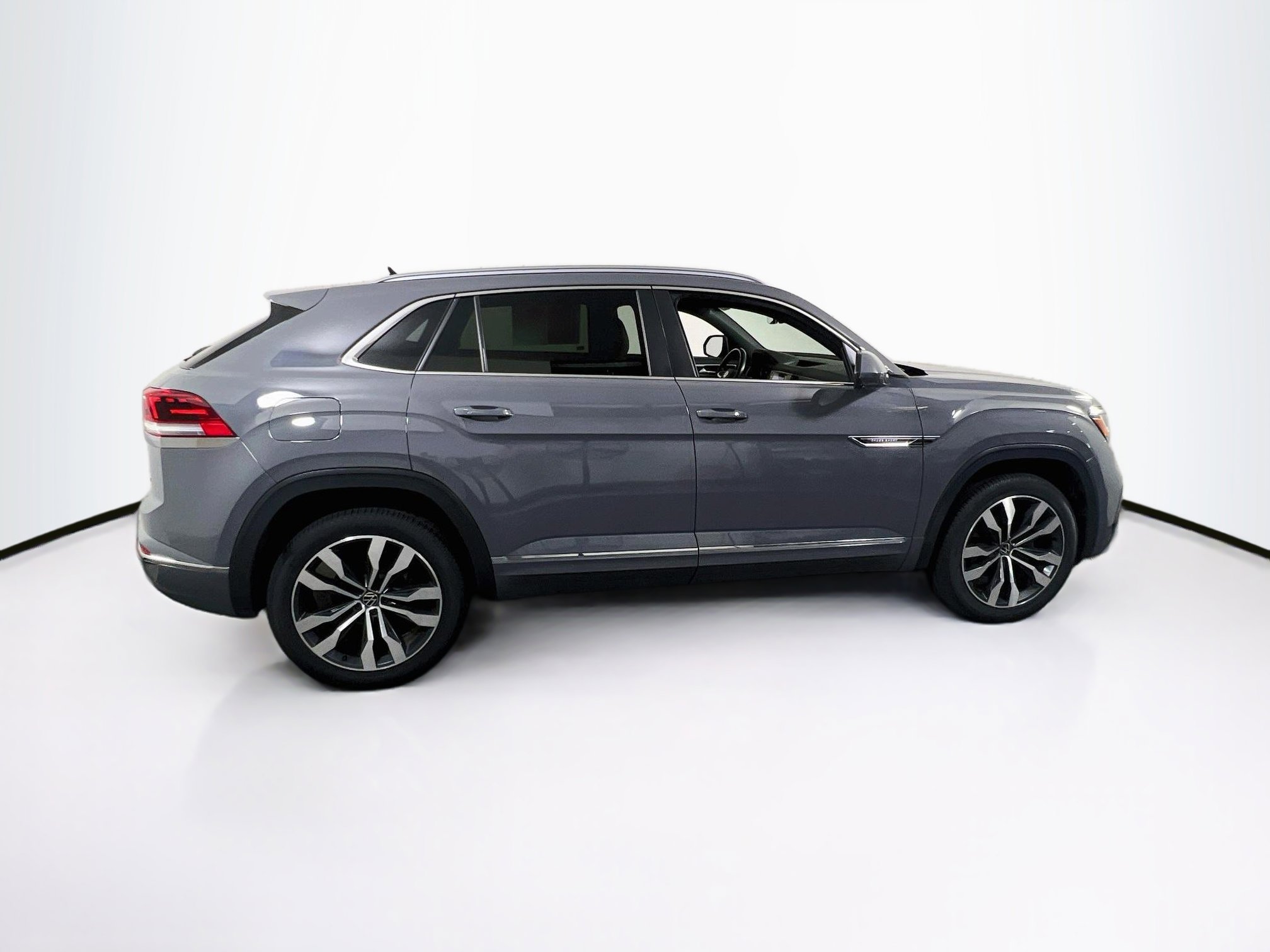 Used 2020 Volkswagen Atlas Cross Sport SEL R-Line AWD/4WD image 4