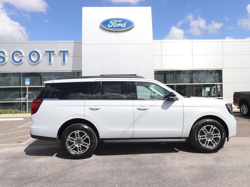 New 2026 Ford Expedition Active image 18