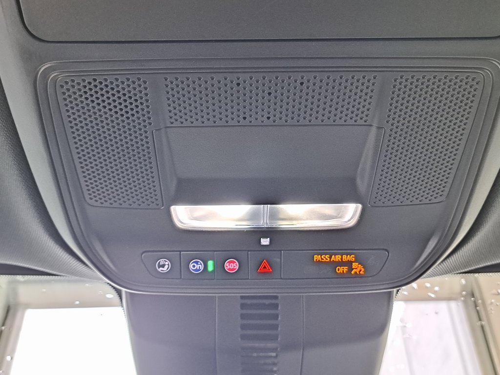 Used 2025 Chevrolet Traverse LT image 20