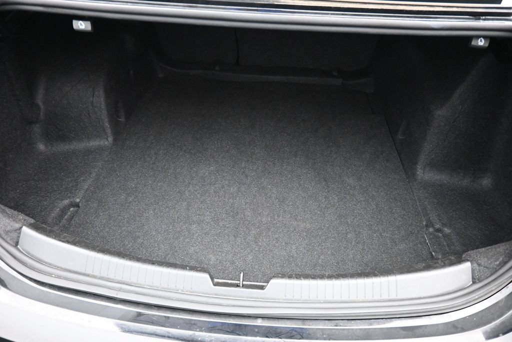 Used 2025 Chevrolet Malibu LT FWD image 14