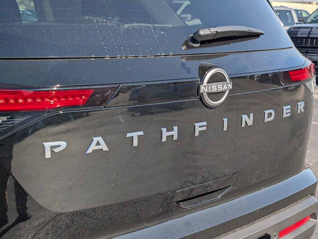 Used 2025 Nissan Pathfinder SV w/ SV Premium Package image 22
