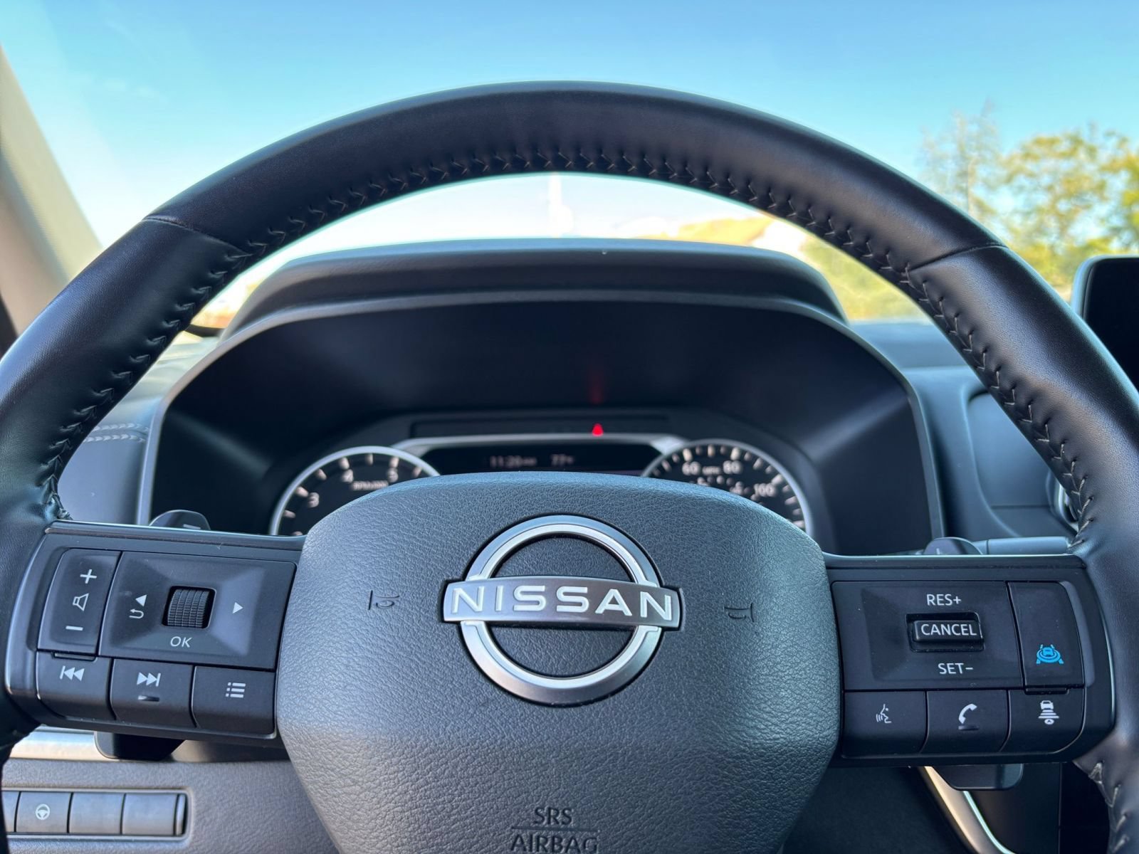 Used 2025 Nissan Rogue SV AWD/4WD image 29