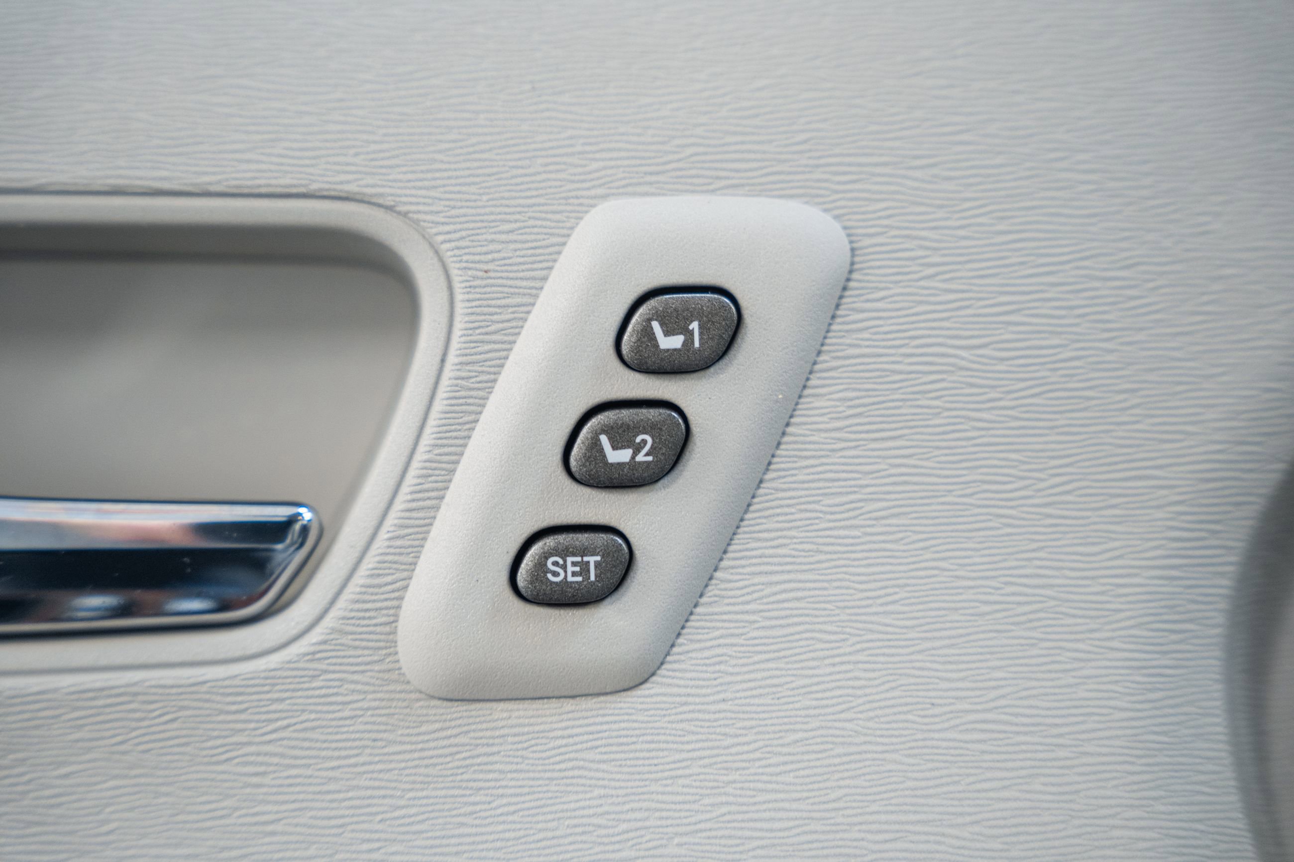 Used 2014 Toyota Sienna Limited image 47