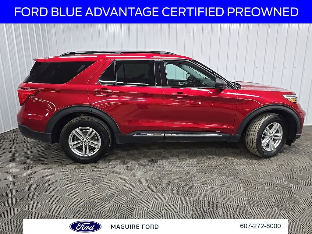 Certified 2022 Ford Explorer XLT image 3