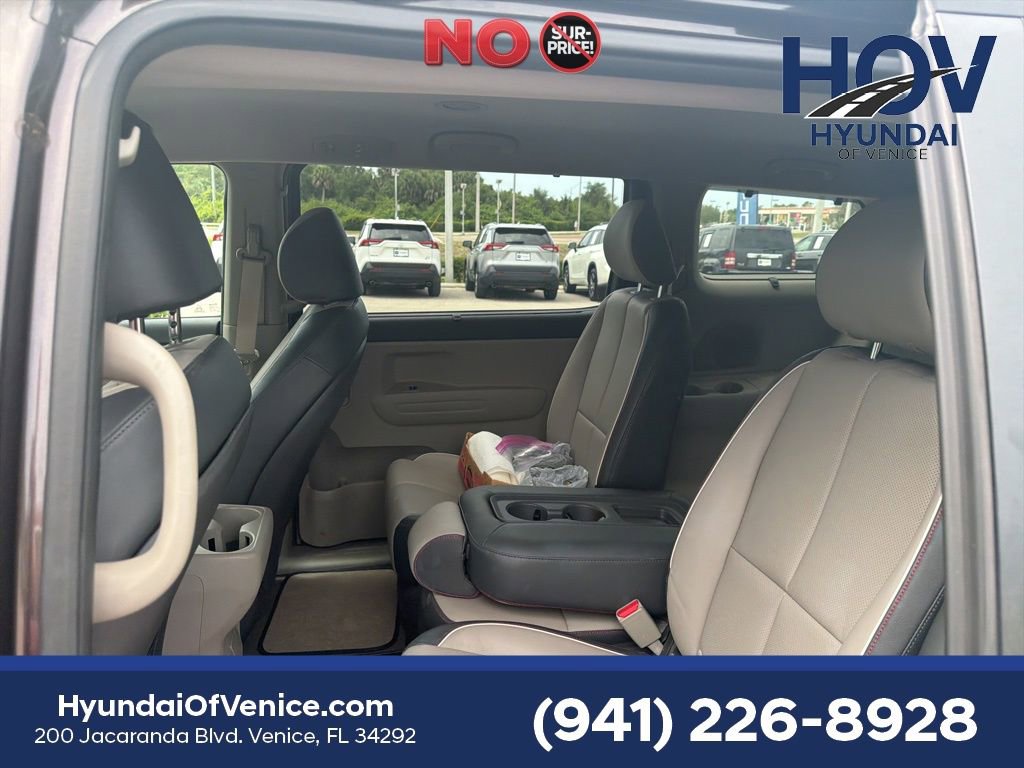 Used 2018 Kia Sedona LX w/ LX Essentials Premium Package FWD image 8