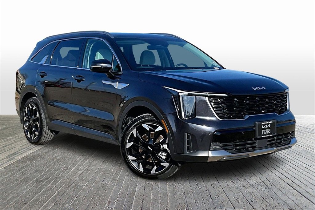 Certified 2025 Kia Sorento EX w/ Panoramic Sunroof Package image 11