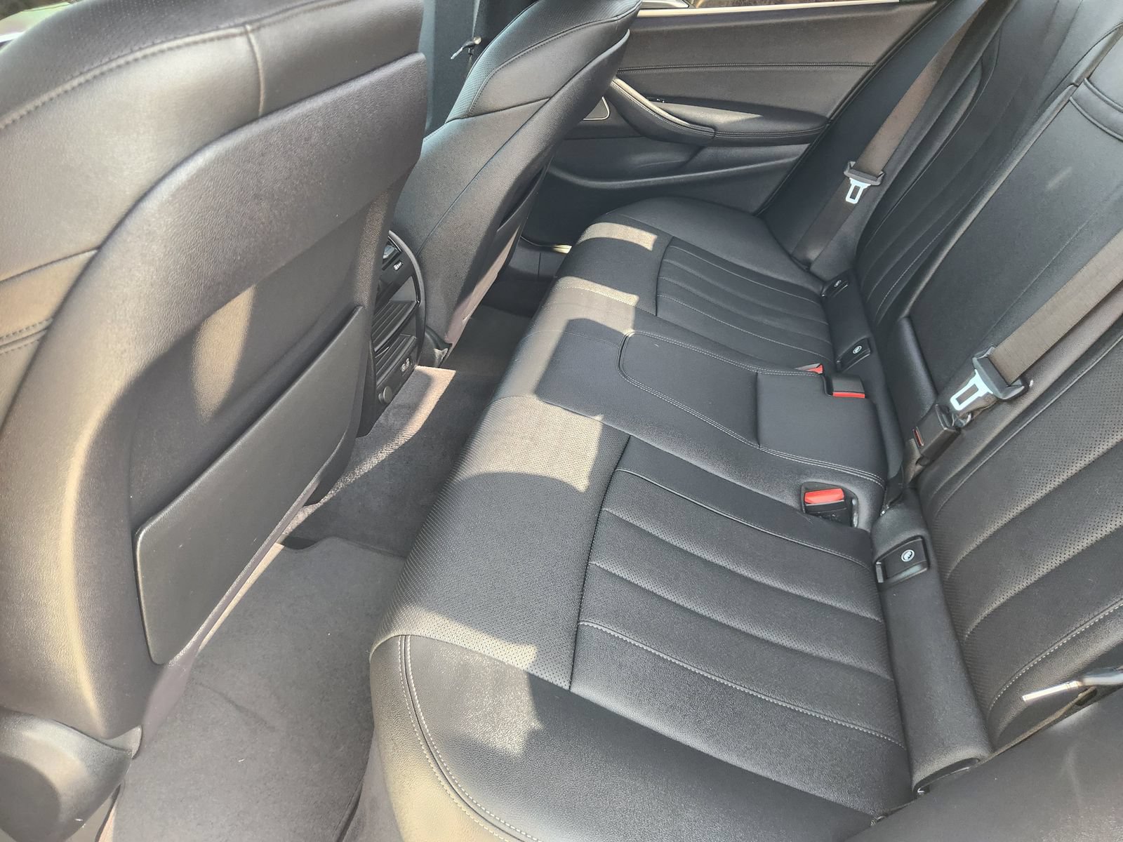 Used 2022 BMW 540i w/ M Sport Package RWD image 30