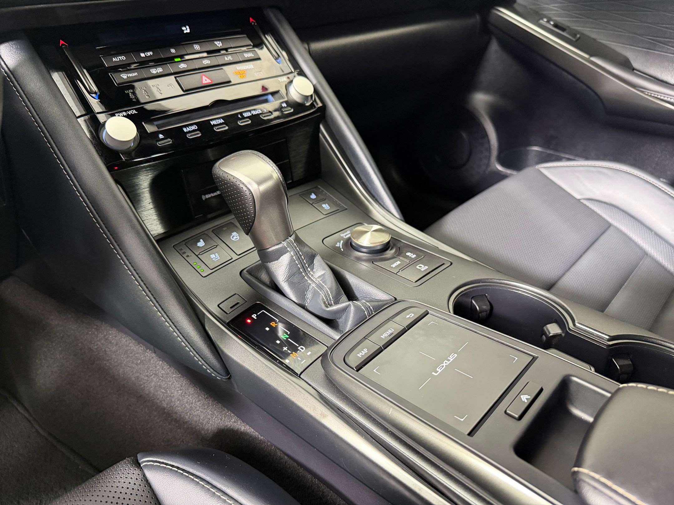 Used 2025 Lexus IS 500 w/ Accessory Package 2 RWD image 16