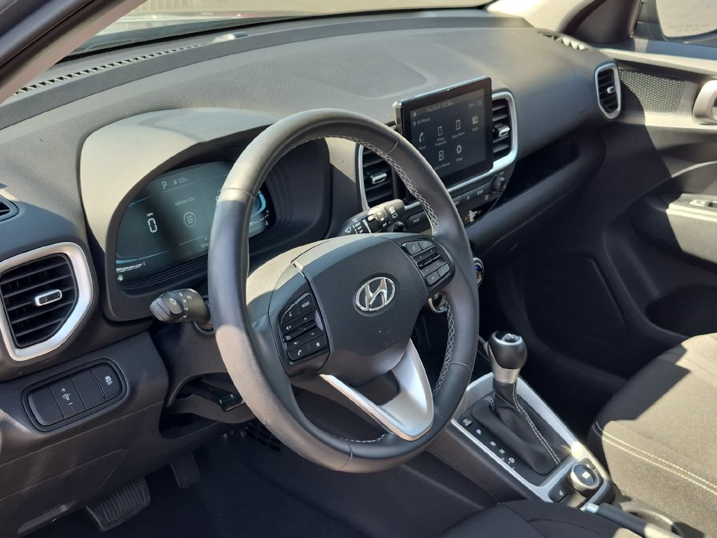 Used 2026 Hyundai Venue SEL FWD image 15