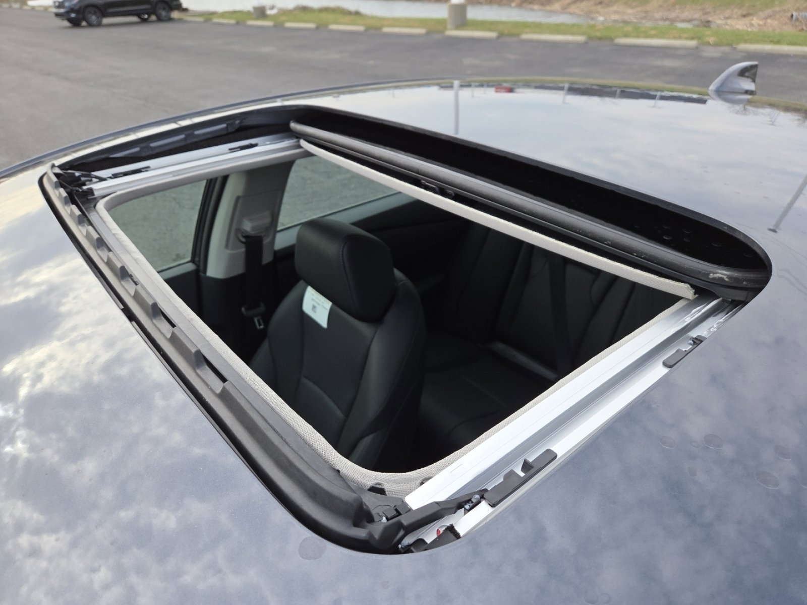 New 2026 Honda Accord EX-L image 4