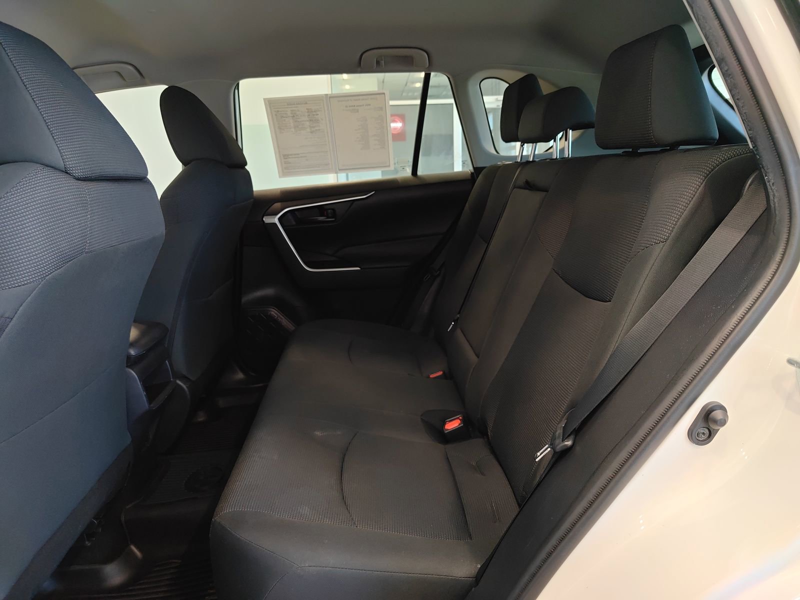 Used 2021 Toyota RAV4 LE AWD/4WD image 11