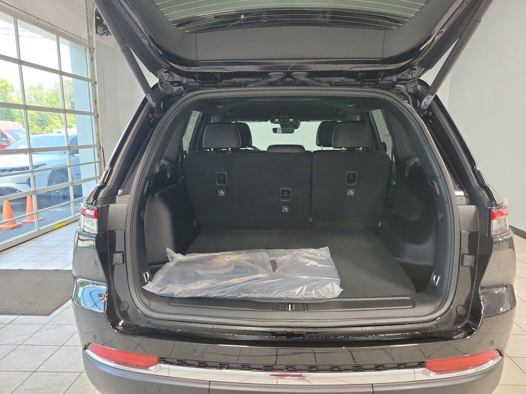 New 2025 Jeep Grand Cherokee Limited image 7