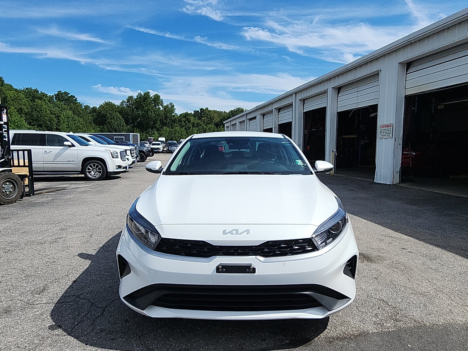 Used 2024 Kia Forte LXS w/ LXS Technology Package FWD image 8