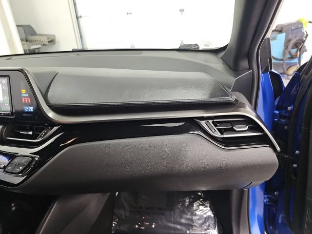 Used 2018 Toyota C-HR XLE FWD image 37